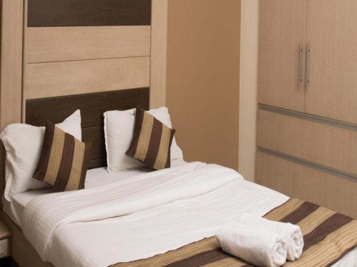 Hotel Pacific Inn Huda City Centre Гургаон Экстерьер фото