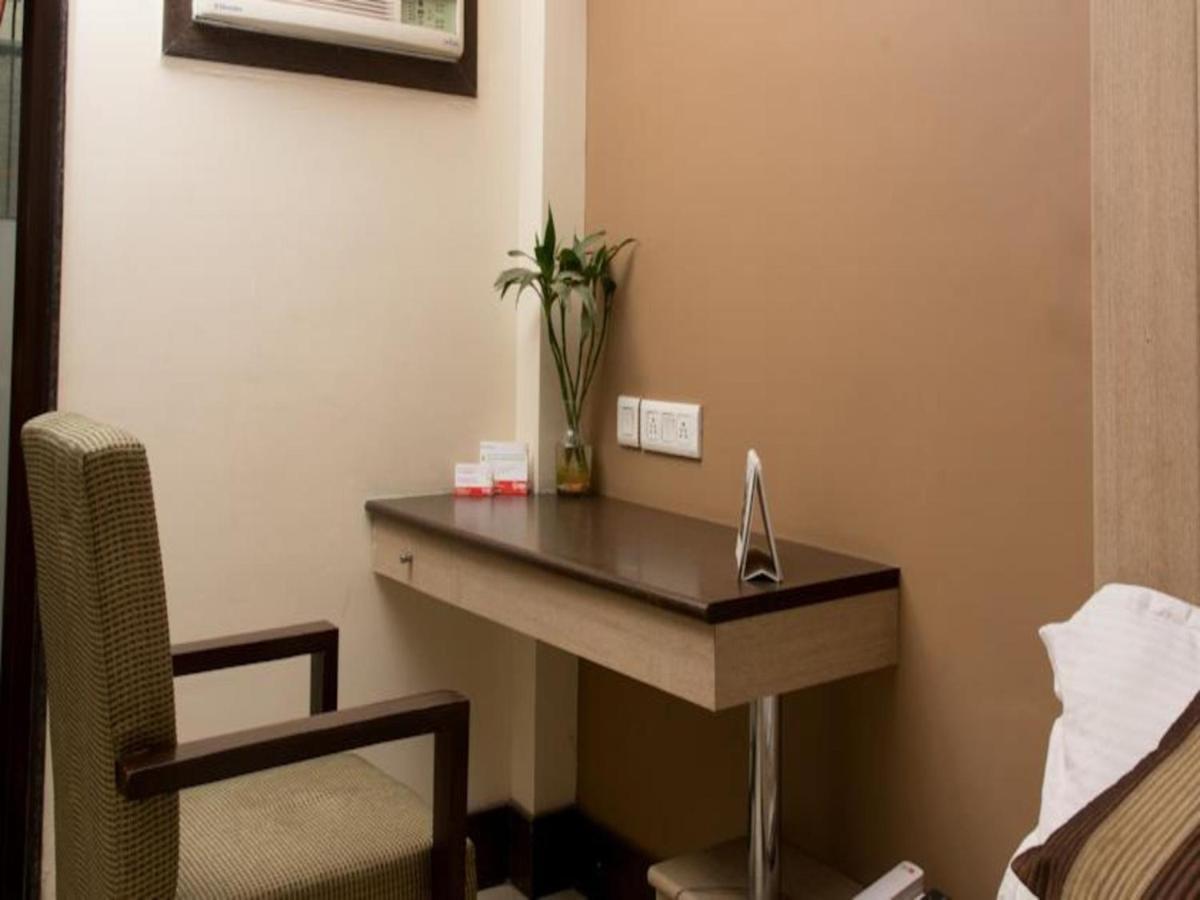 Hotel Pacific Inn Huda City Centre Гургаон Экстерьер фото